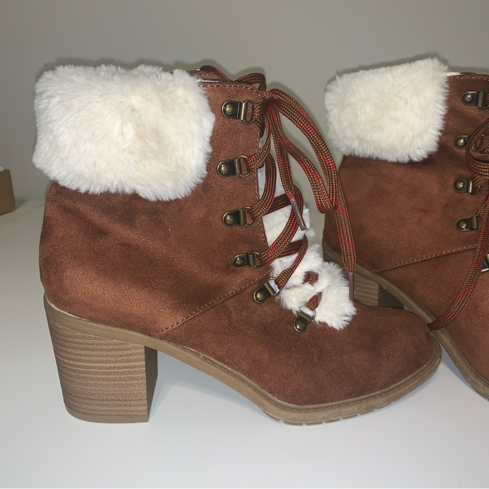 ☀️A New Day- Faux Fur And Faux Suede Lace-Up Booties Size 10 - Picture 2 of 12